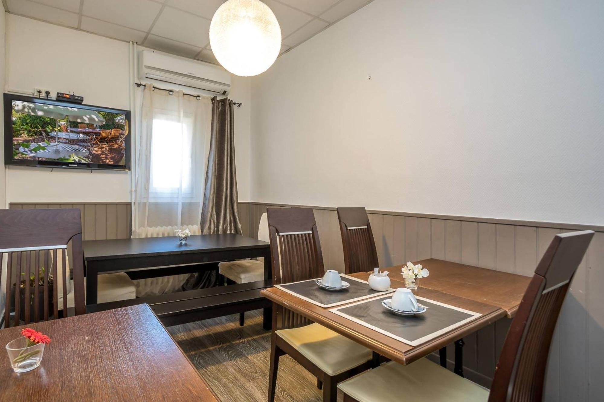 Hotel Des Moulins Allauch Esterno foto