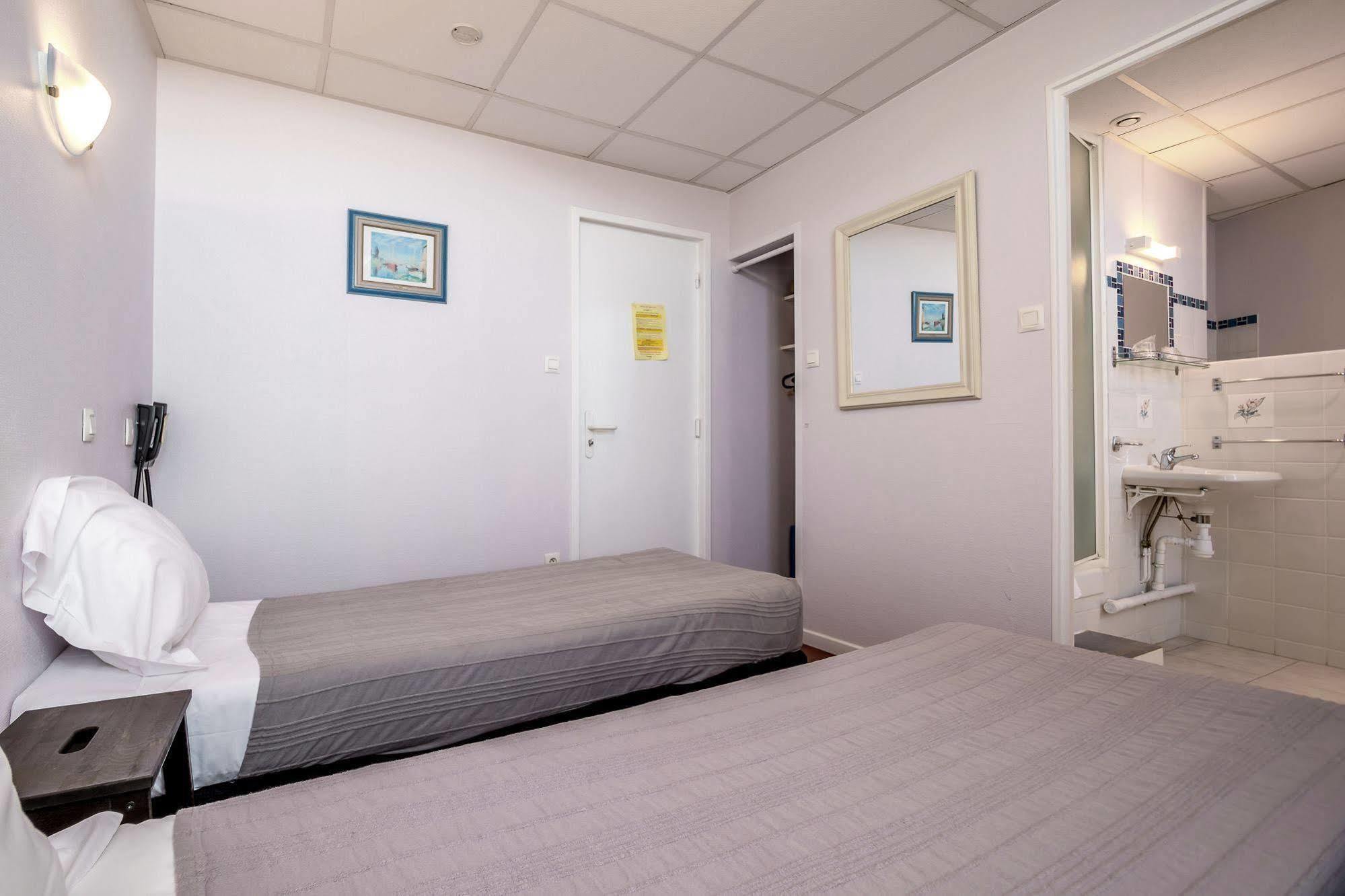 Hotel Des Moulins Allauch Esterno foto