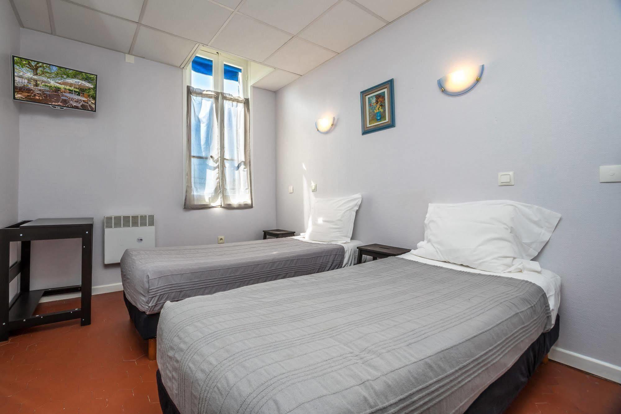 Hotel Des Moulins Allauch Esterno foto