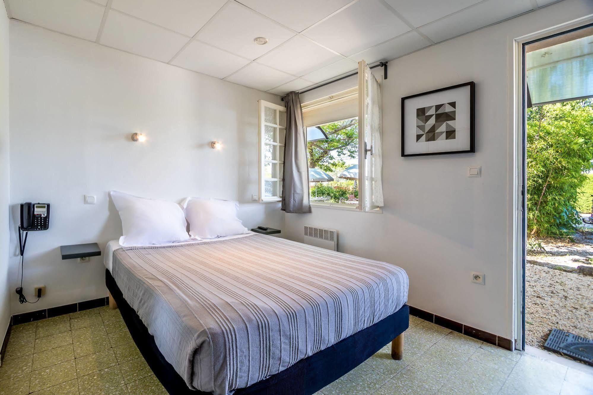 Hotel Des Moulins Allauch Esterno foto