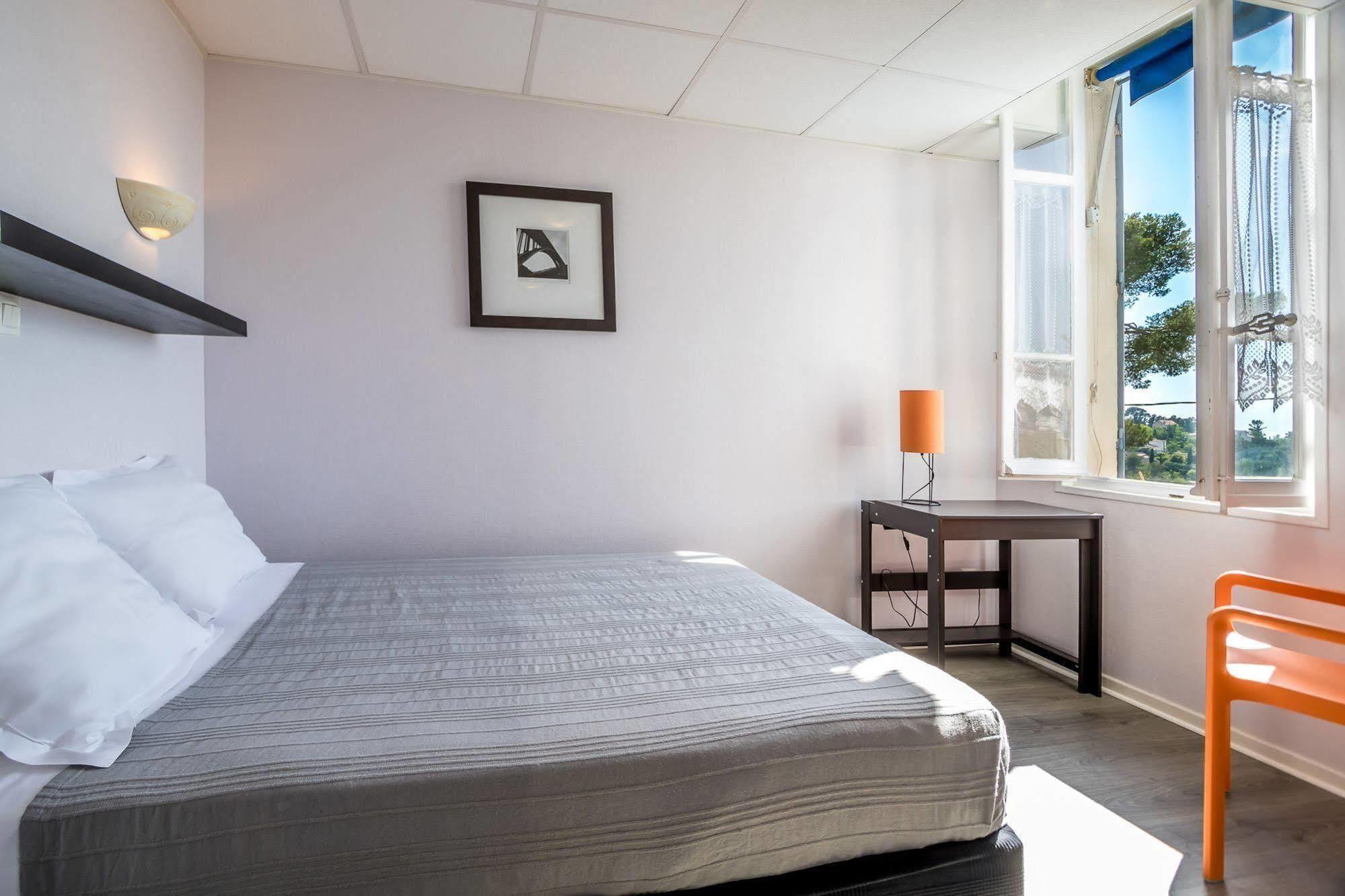 Hotel Des Moulins Allauch Esterno foto