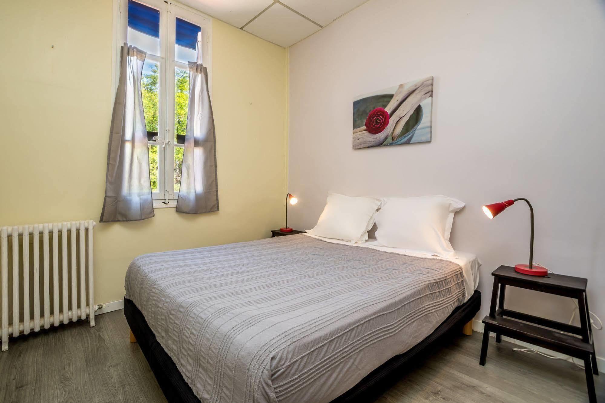 Hotel Des Moulins Allauch Esterno foto
